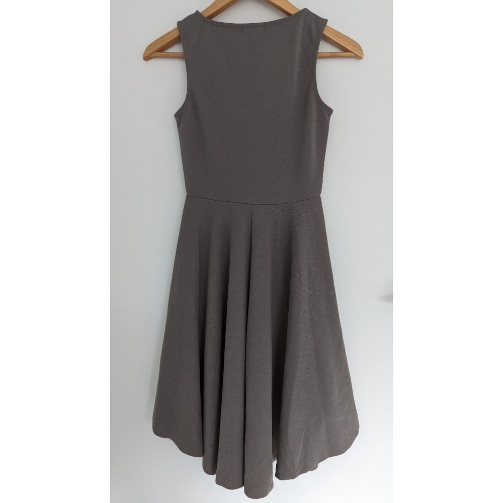 Sleeveless high-low skater dress - Picture 2 of 3